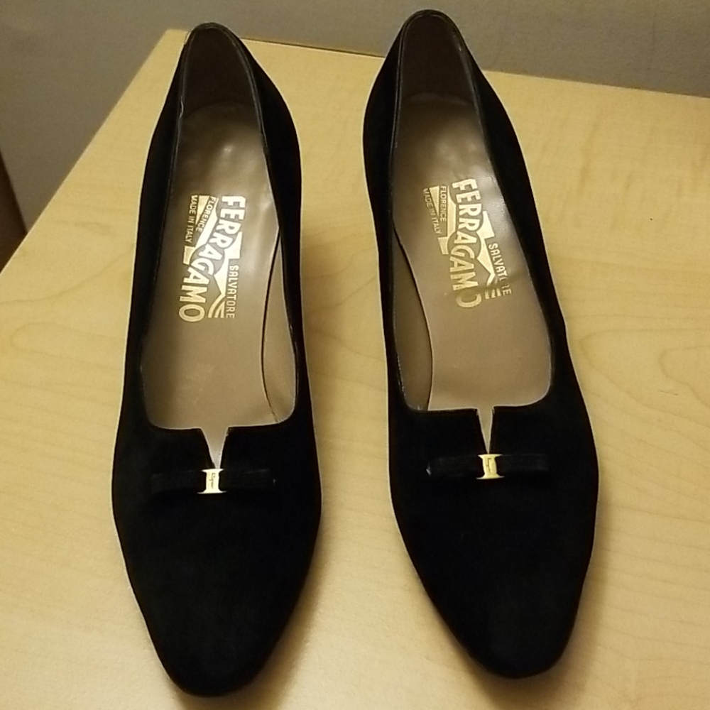 FERRAGAMO PUMPS